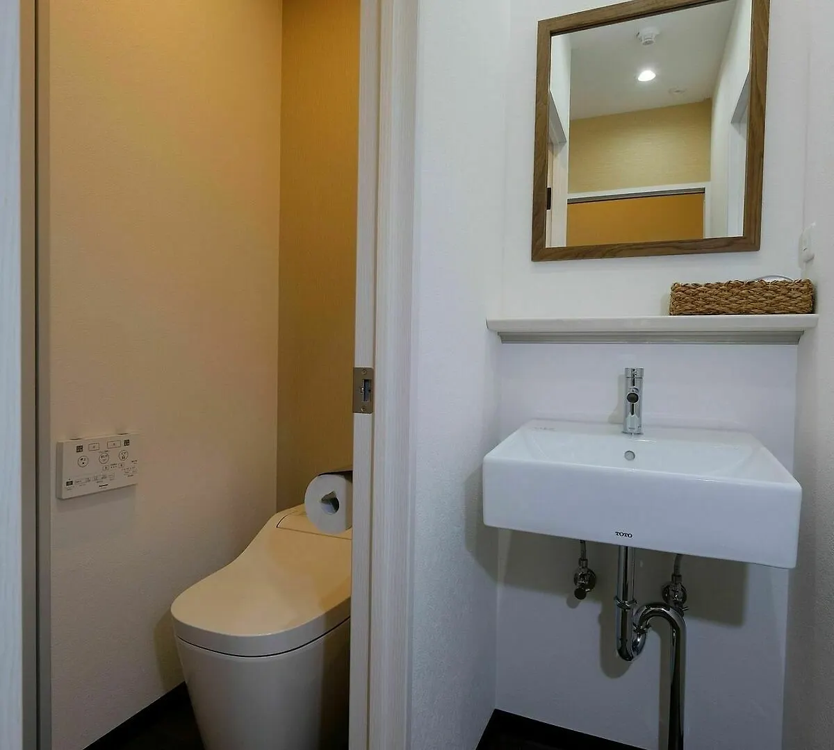Rakuten Stay Hostel Osakanamba South 2*, Osaka Japonia
